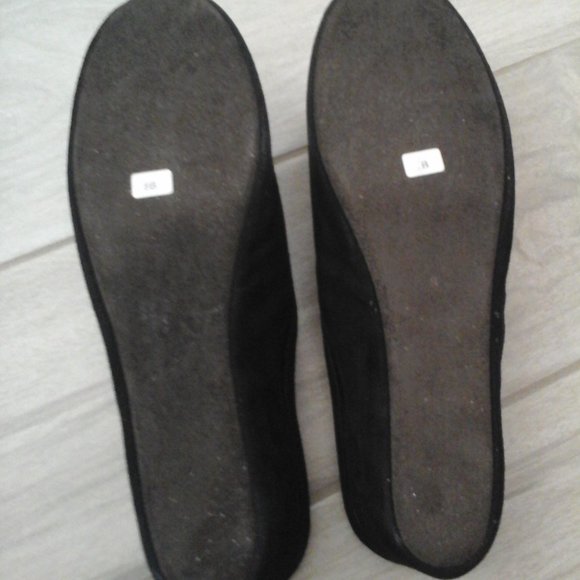 Jacques Levine Black Suede Slip On Wedge Slipper. Size 8 B - Picture 6 of 6